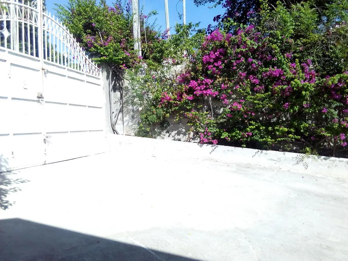 Homestay Souvenir House Apartment Port-au-Prince